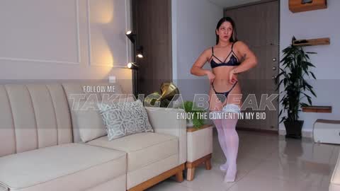Snapshot of sarah_rayy chatting on December 11, 8:28 pm sarah_rayy online show from December 11, 8:28 pm