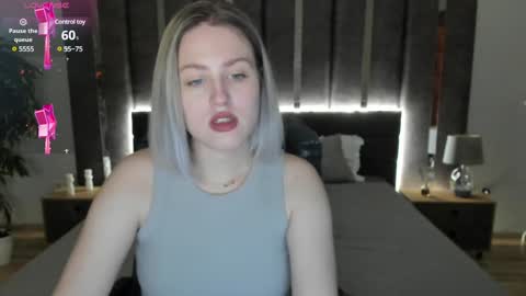 Sarah online show from December 4, 1:03 am