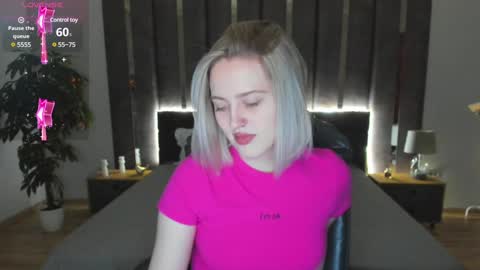 Sarah online show from December 22, 1:01 am