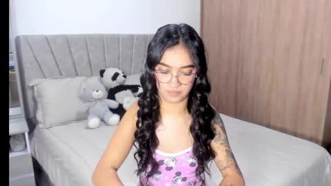 Sarah online show from April 15, 1:39 am