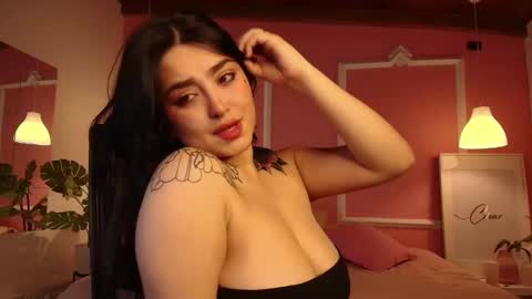 Snapshot of sarah_volkov chatting on December 27, 4:26 am online show from December 27, 4:26 am