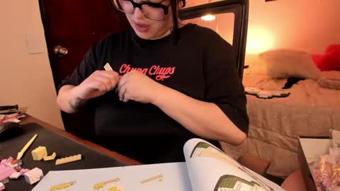   online show from March 28, 8:36 am