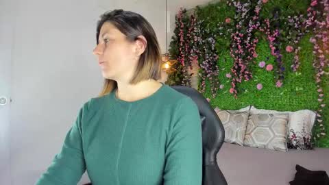 Sarah Deyvis online show from March 10, 3:54 am