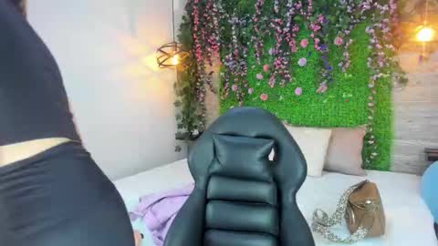 Sarah Deyvis online show from March 26, 3:19 am