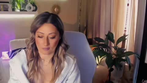 Divine Sarah NONUDE model online show from May 13, 6:41 am
