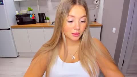 Sarah online show from October 18, 2:31 pm