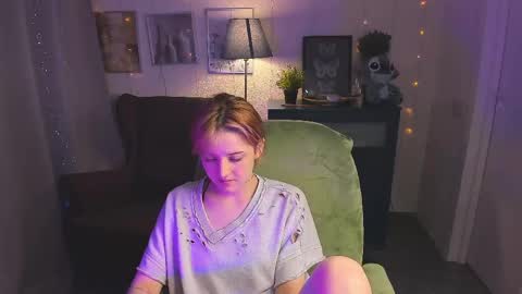 Sarah online show from May 22, 9:13 pm