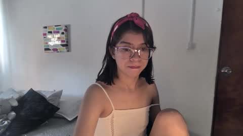 Sarah  online show from November 7, 7:08 pm