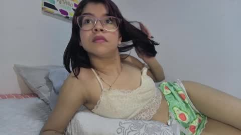 Sarah  online show from May 7, 10:02 pm