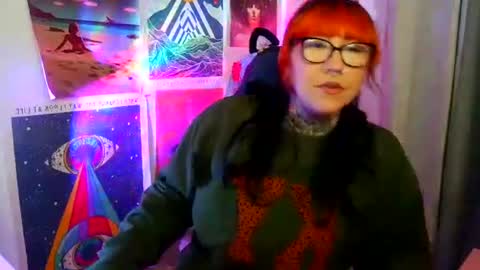 Sarah T online show from November 12, 12:08 am