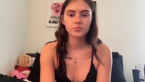 SarahxOliver online show from January 14, 6:49 pm