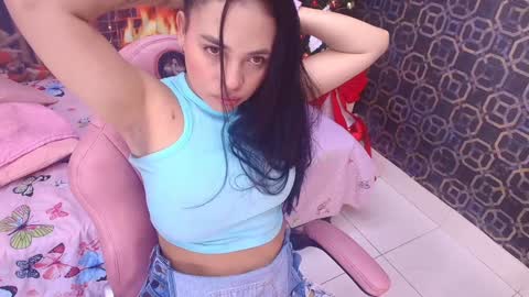 Sara  online show from December 28, 12:03 pm