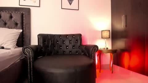 Sara online show from February 6, 1:25 pm