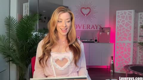 saraloverays online show from November 12, 3:48 am