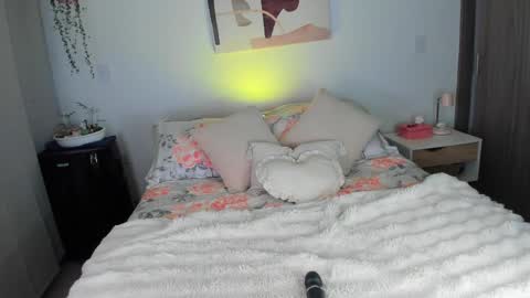 Sara Martinez online show from May 19, 11:23 pm