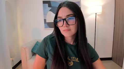 I am Sara  online show from May 21, 3:15 am