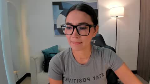 I am Sara  online show from May 24, 1:10 pm