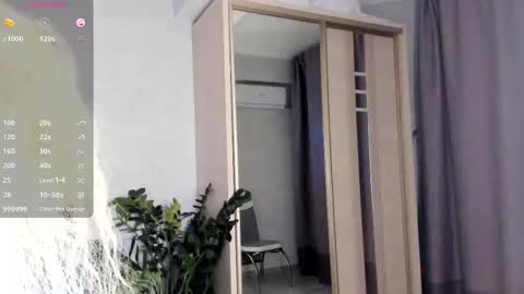 Sara online show from October 27, 8:58 pm