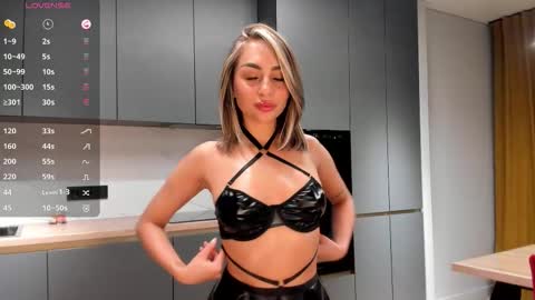 Sara online show from March 2, 8:48 pm