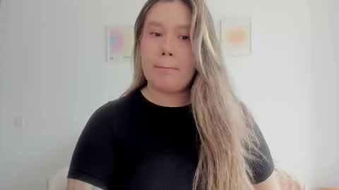 Sara  sarasmithfun by instagram online show from May 26, 4:50 pm