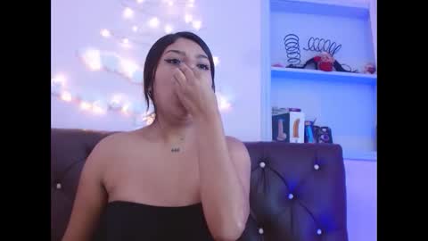 sarastonesx online show from December 4, 7:50 am