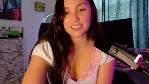 sariaaahh online show from December 3, 8:44 pm