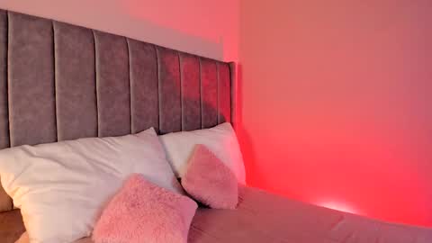 Sara Garcia online show from March 23, 3:01 am