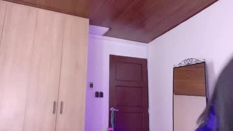 Sara online show from March 7, 11:01 pm