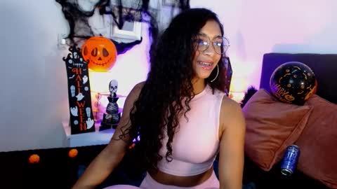 sasha_bowei online show from October 25, 2:52 am