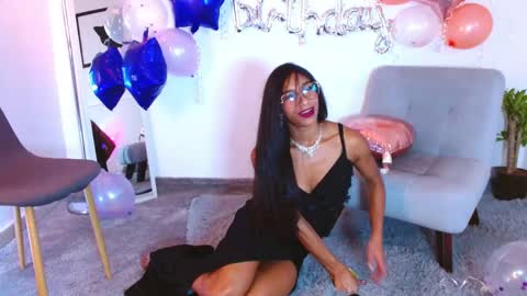 sasha_bowei online show from May 17, 2:00 am