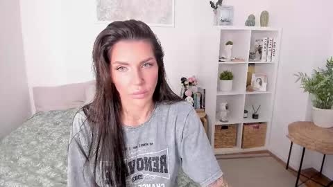 Snapshot of sasha_miro chatting on September 11, 2:01 am Sasha Miro online show from September 11, 2:01 am