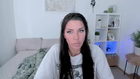 Snapshot of sasha_miro chatting on September 19, 1:59 am Sasha Miro online show from September 19, 1:59 am