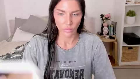 Snapshot of sasha_miro chatting on September 12, 2:01 am Sasha Miro online show from September 12, 2:01 am