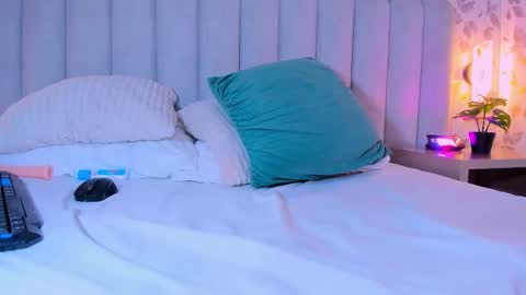 Sasha online show from March 22, 9:10 pm