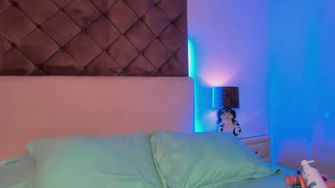 selene  online show from January 8, 8:29 pm