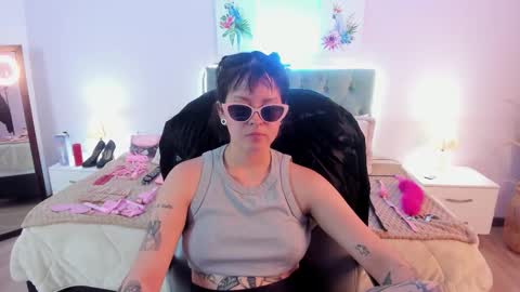 saskia_vellour online show from January 18, 8:05 pm