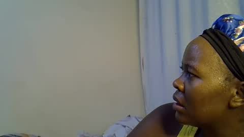 Snapshot of sassy_bella chatting on September 13, 9:45 pm sassy_bella online show from September 13, 9:45 pm