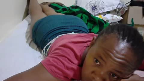 Snapshot of sassy_bella chatting on February 17, 3:47 am sassy_bella online show from February 17, 3:47 am