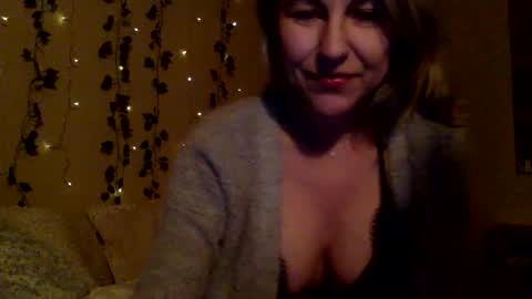Snapshot of sassyella chatting on March 8, 7:35 am Sassyella online show from March 8, 7:35 am
