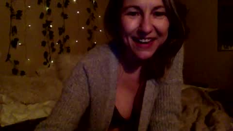Snapshot of sassyella chatting on February 28, 6:21 am Sassyella online show from February 28, 6:21 am
