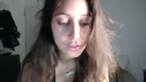 Lilah online show from December 5, 1:34 pm