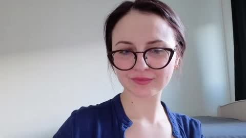 Lori online show from April 7, 5:15 pm