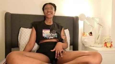 saturno_vibes online show from May 15, 3:26 pm