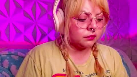 Gina George online show from October 8, 2:49 am