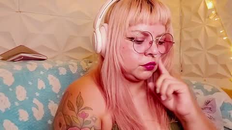 Gina George online show from May 22, 2:31 am
