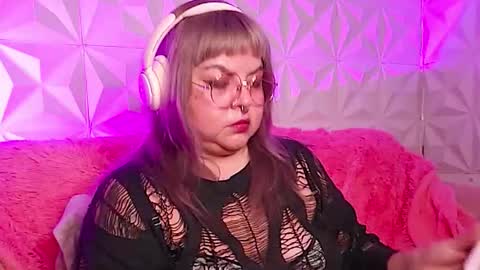 Gina George online show from November 13, 4:11 am