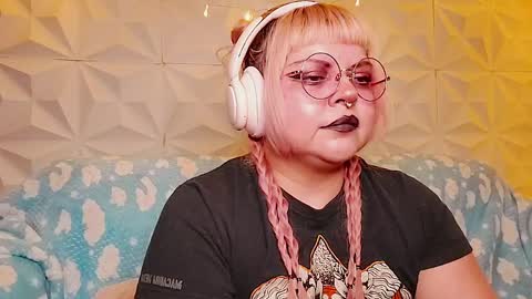 Gina George online show from May 16, 12:13 am