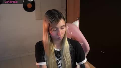 I AM JENN  online show from May 30, 3:26 am