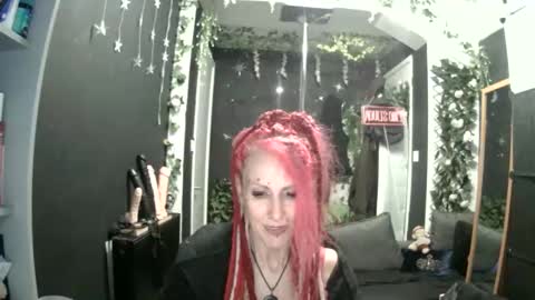 SaucySky online show from May 23, 1:15 am