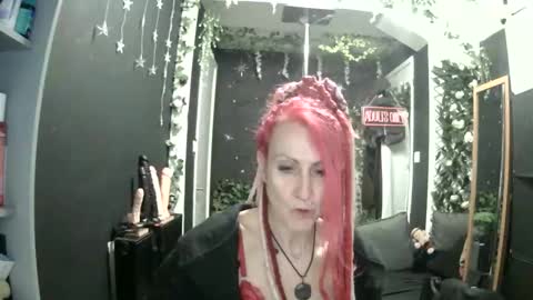 SaucySky online show from May 11, 9:12 pm